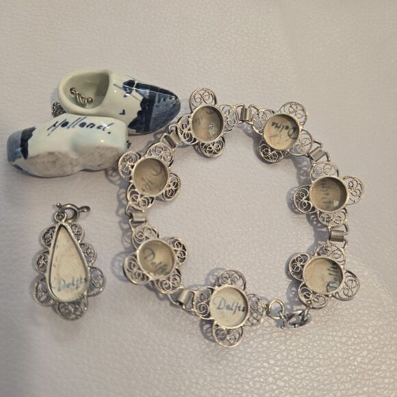 Vintage Dutch Delft Blue Jewelry Set + Mini Clogs Holland Windmill Motif 4 item - Picture 2 of 10